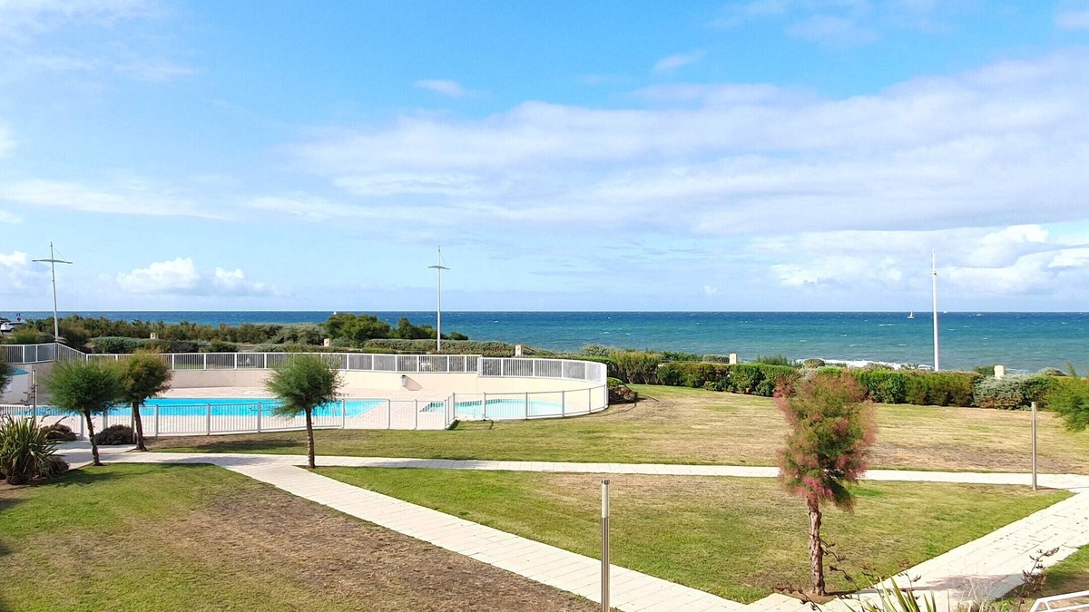 Les Sables d'Olonne Apartment | Grand Bleu-Studio vue sur mer - piscine
