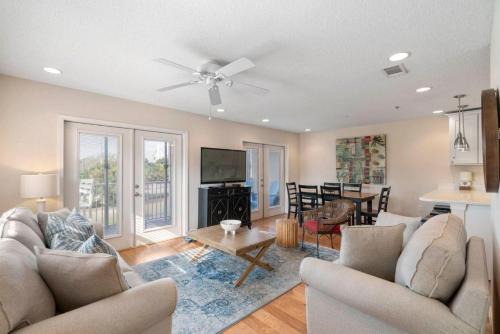 Gulf Place House | Grand Caribbean 201