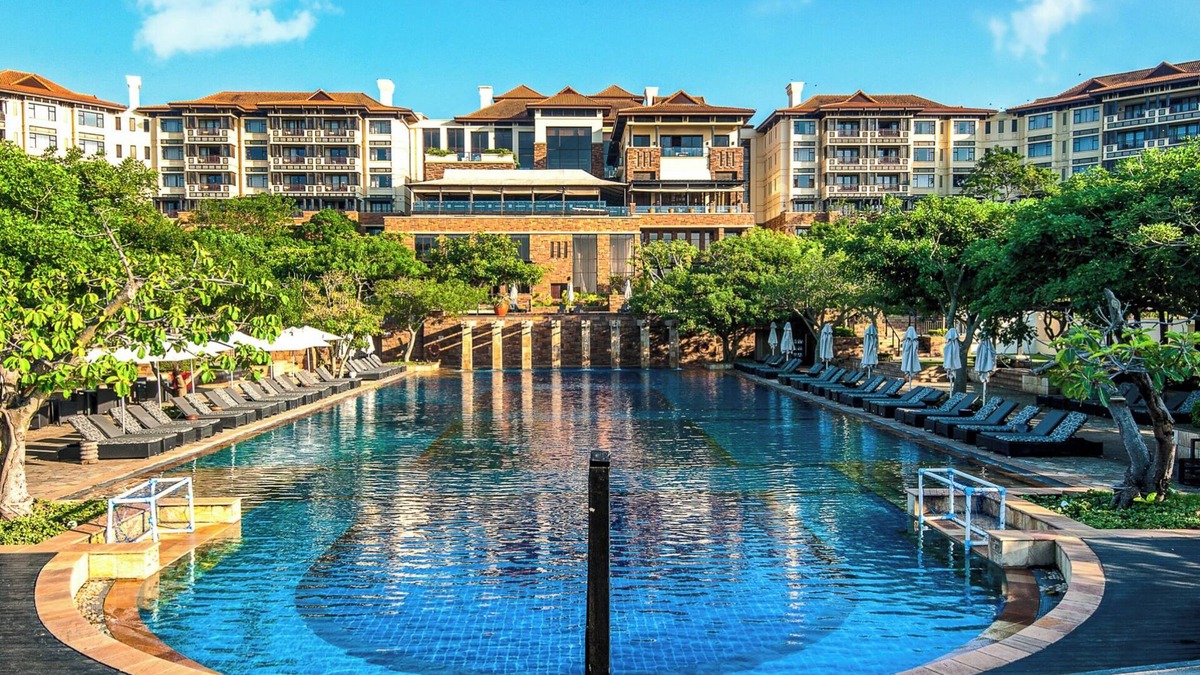 Zimbali Coastal Estate House | Grand Coastal 4Bed: Luxury Experience in Zimbali