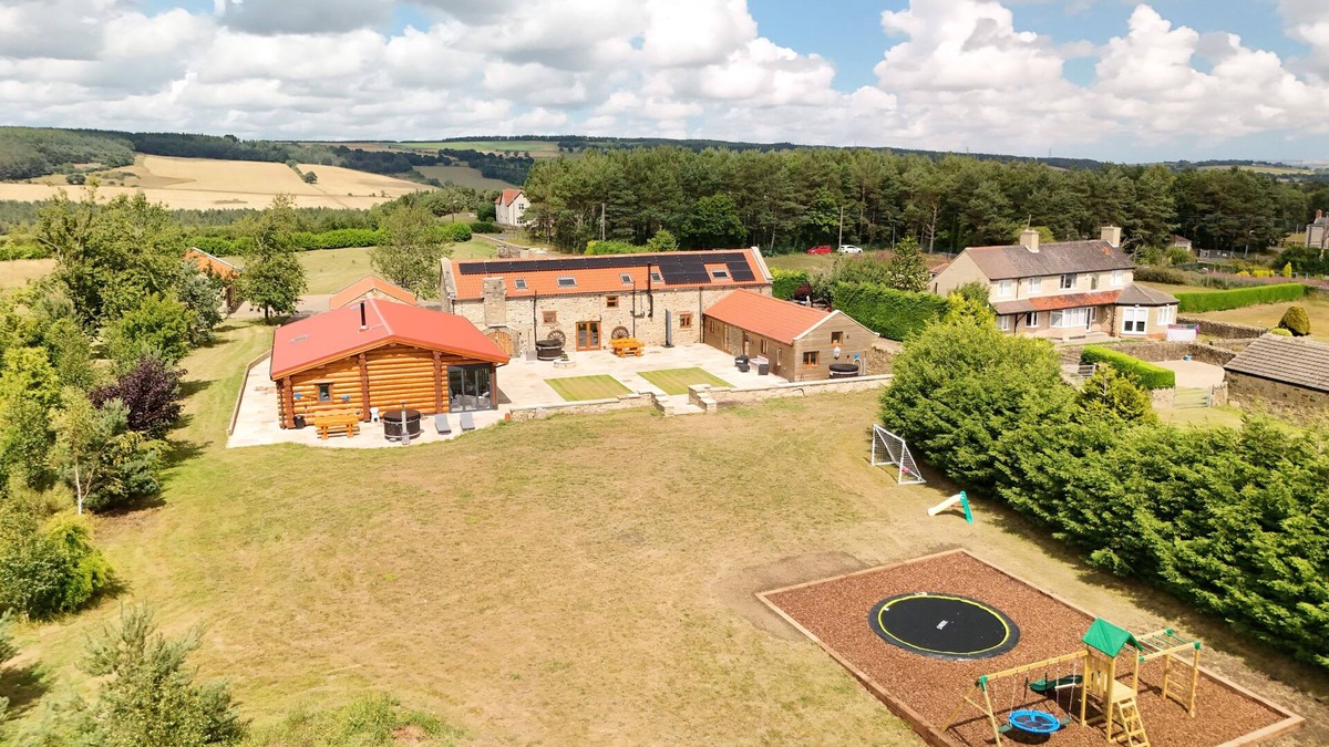 Crook House | Grand Country Estate 3 Hot Tubs Sleeps 16 near Durham City & Bishop Auckland