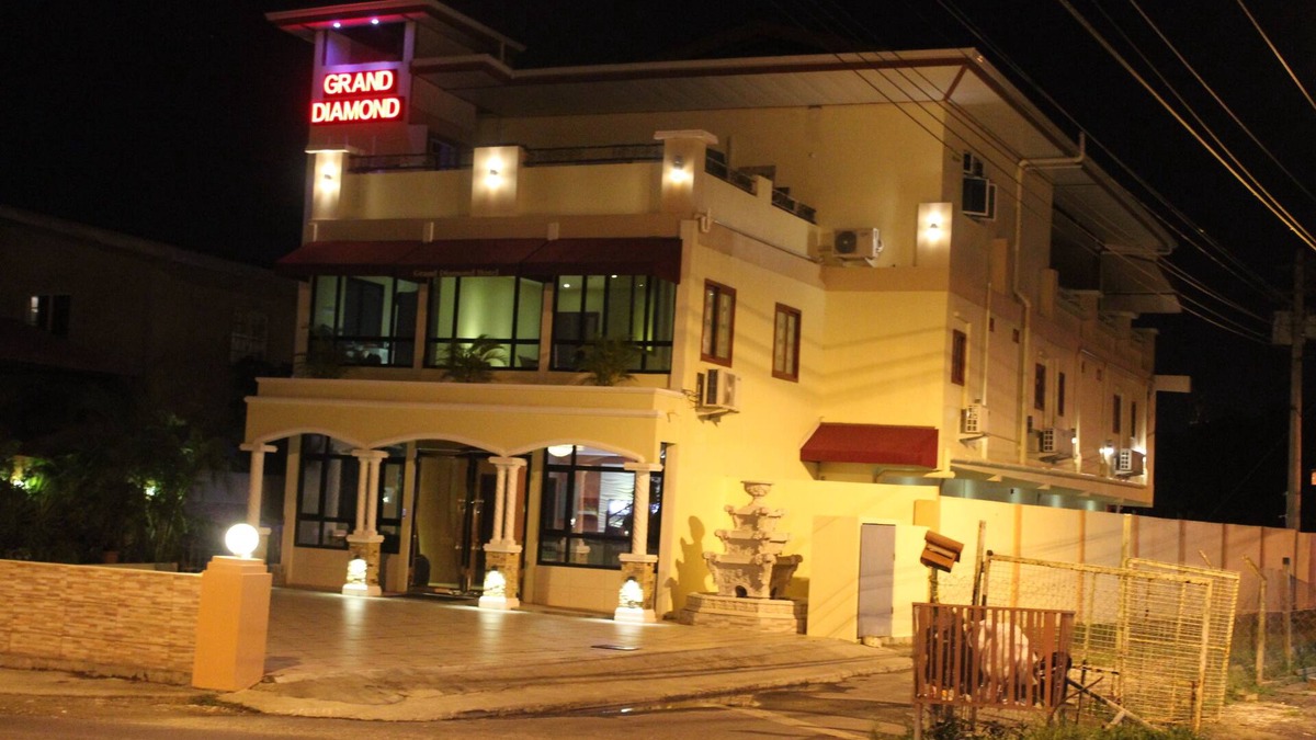 St. Helena Hotel | Grand Diamond Hotel Suites Trinidad