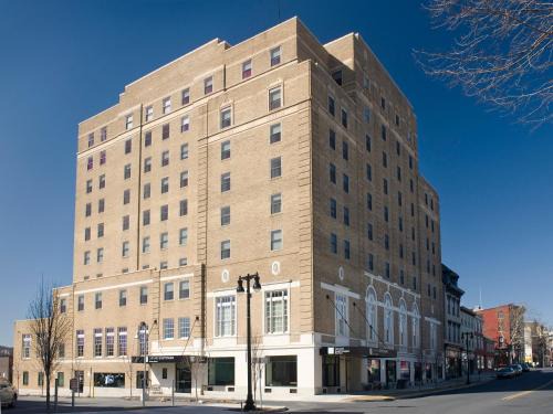 Downtown Historic District Hotel | Grand Eastonian Hotel & Suites