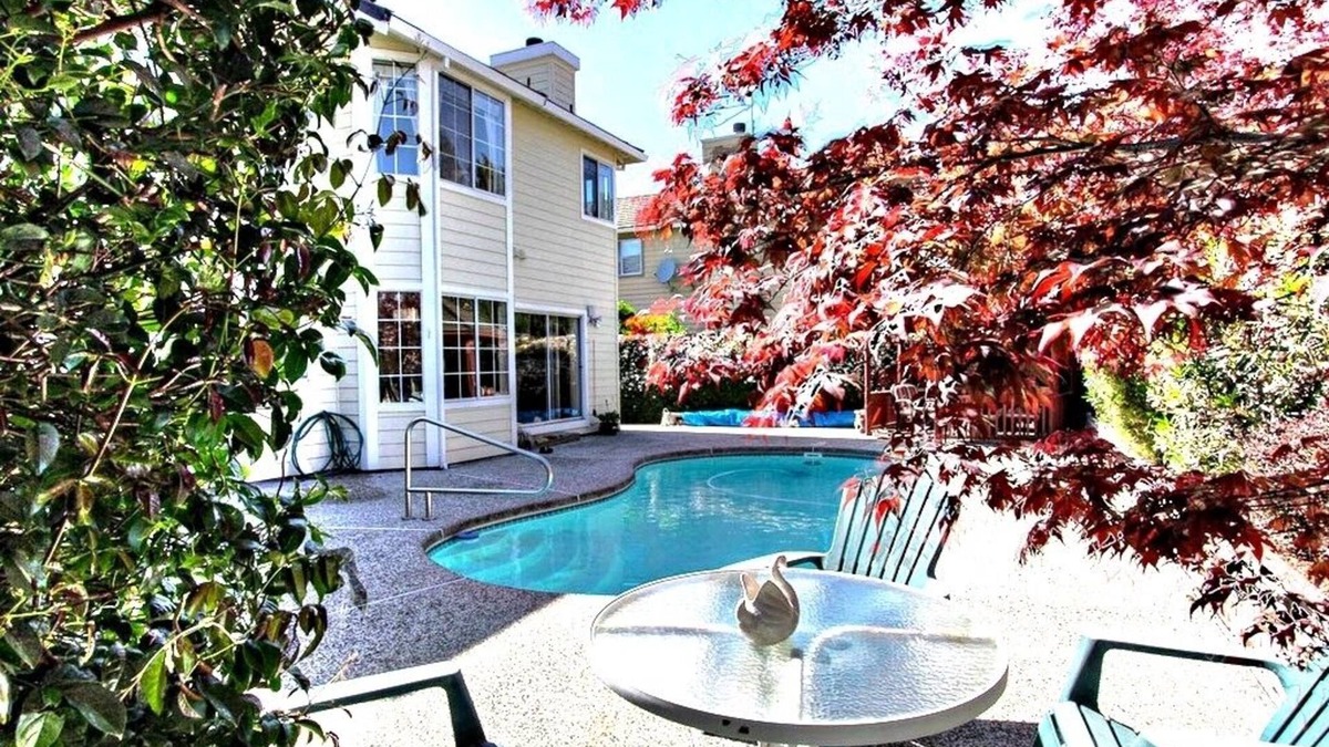Union City House | Grand Executive Luxury Home