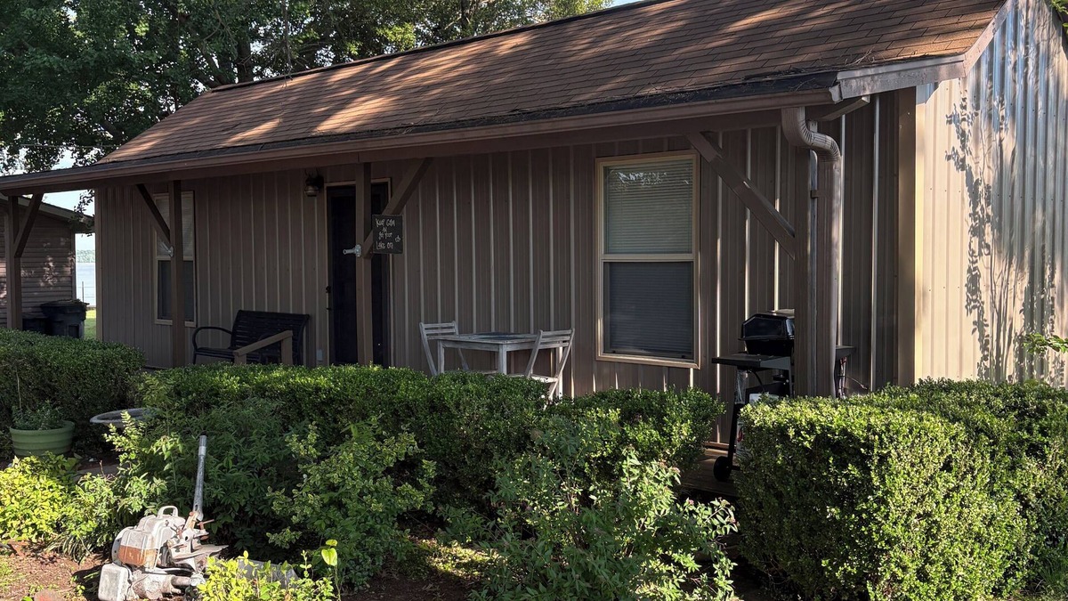 Grove Cabin | Grand Fish Inn on Wolf Creek with dock access - perfect getaway spot!