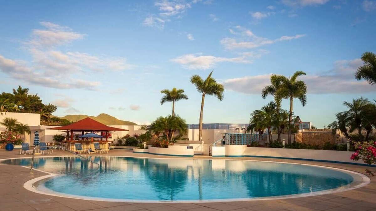 Maho Condo | Grand Getaway - Royal Retreats at Maho Beach Studio