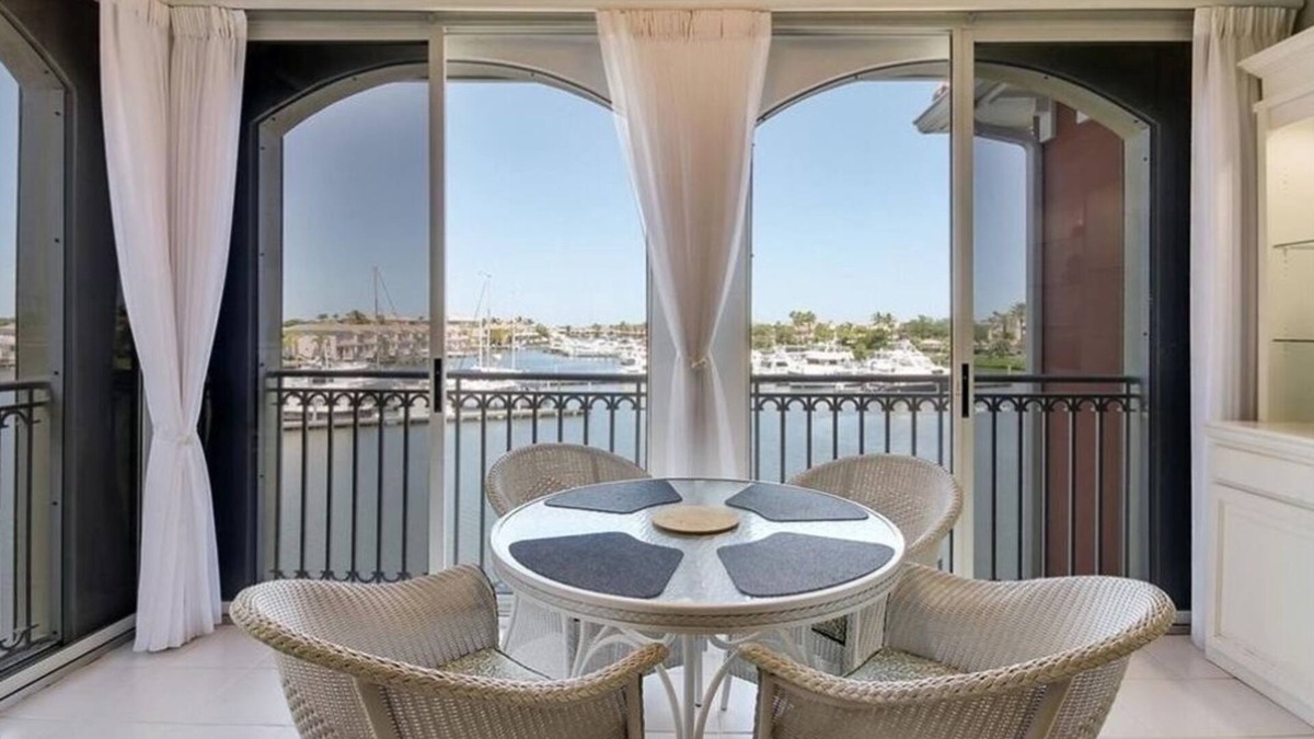 Grand Harbor Condo | Grand Harbor Club, Vero Beach, top floor overlooking Yacht Marina.