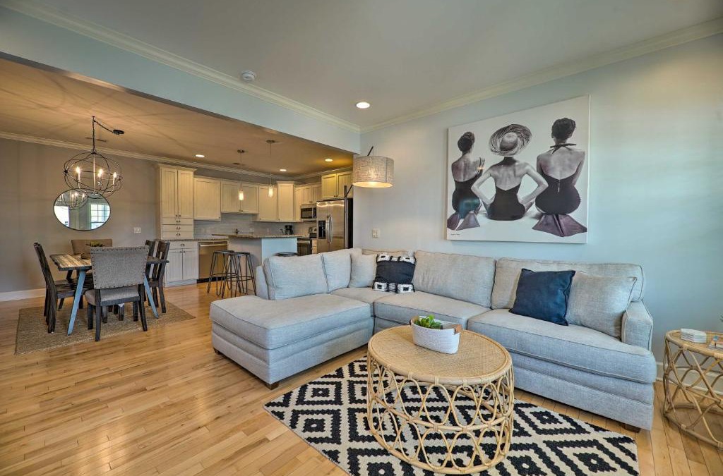 Grand Haven Apartment | Grand Haven Condo Walk to Lake and Pool Access!