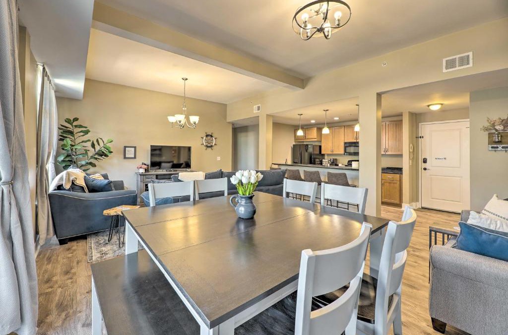 Grand Haven Apartment | Grand Haven Condo - Walk to Nearby Hot Spots!