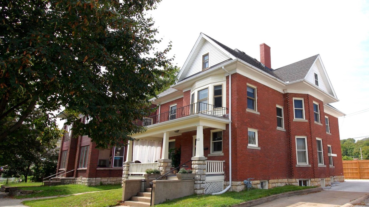 Excelsior Springs House | Grand home near attractions.