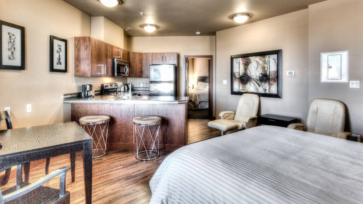Grande Prairie Hotel | Grand Inn & Residence