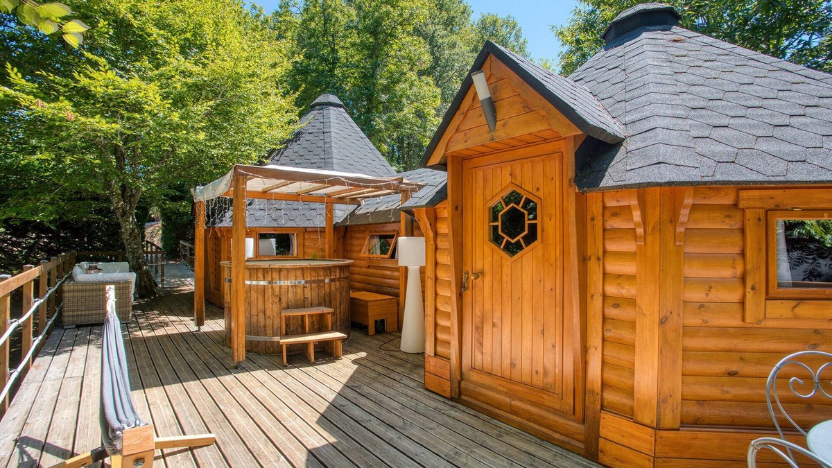 Saint-Cybranet House | Grand Kota with Private Nordic Bath – Cozy Cabin, Grill & Breakfast Included