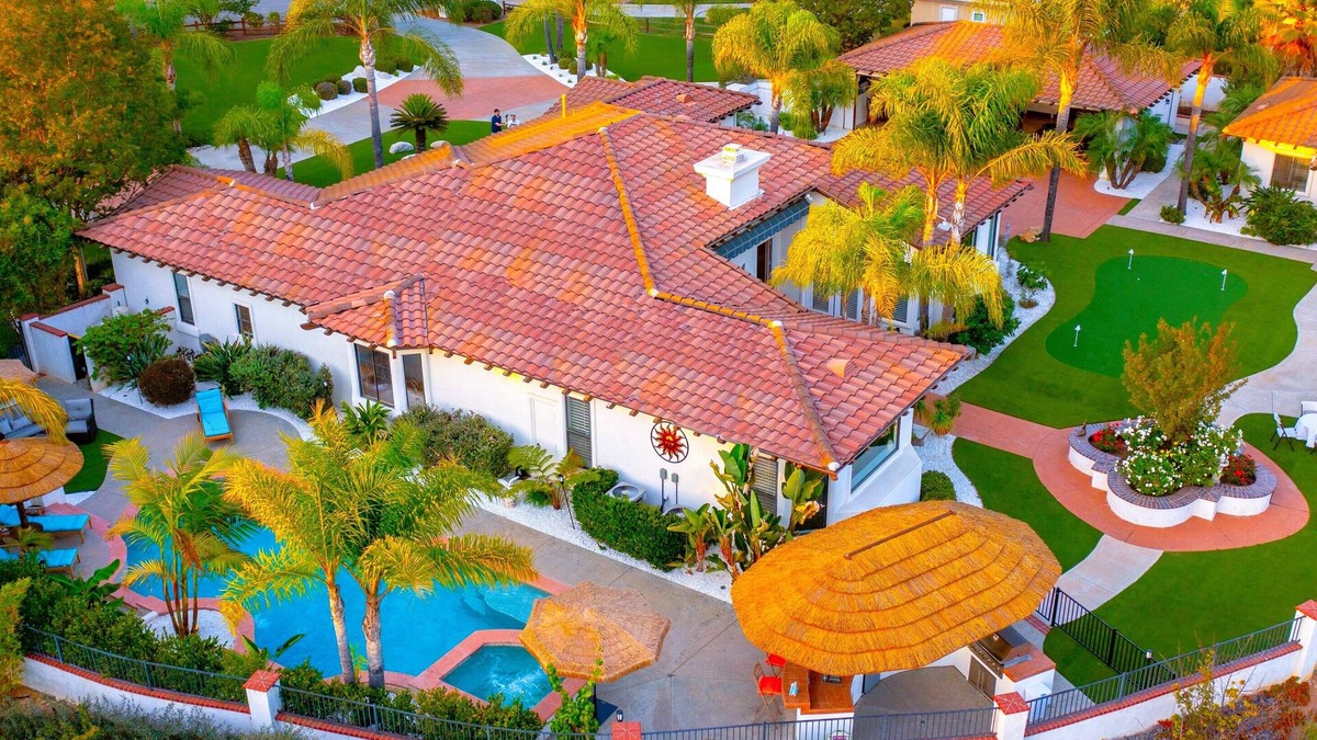 Fallbrook Villa | Grand Lux - Luxury Resort Pool Villa - Close to Wineries, Beaches, Temecula