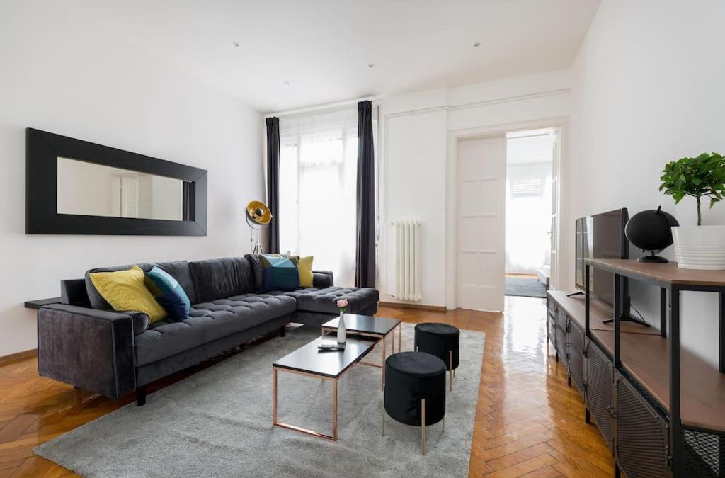 Terezvaros Apartment | Grand Luxury on The Budapest Broadway w Jacuzzi