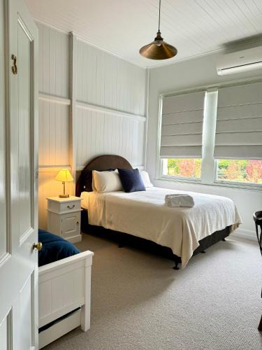 Crows Nest Hotel | Grand Old Crow Hotel