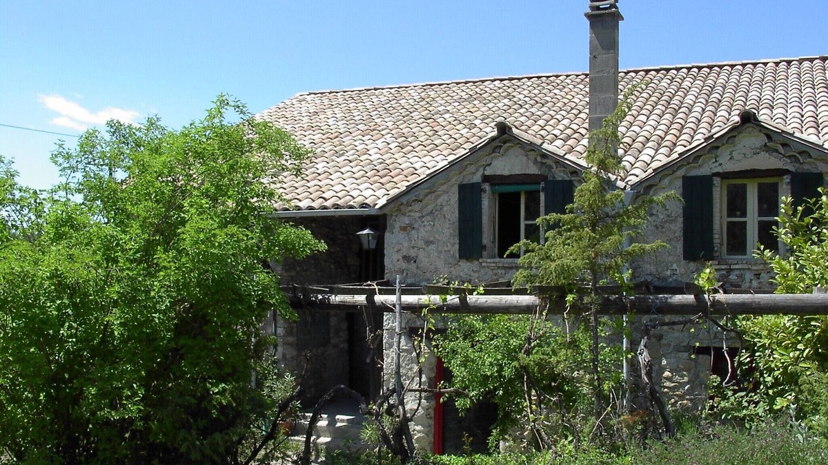 Oze House | Grand Old House, quiet, space, countryside, nature