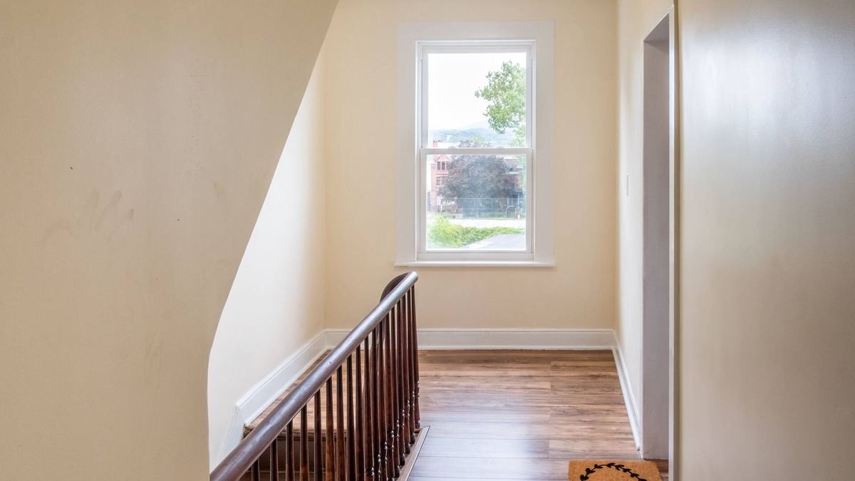 Newburgh Apartment | "GRAND ON THE HUDSON" - Executive Suites/3rd FL