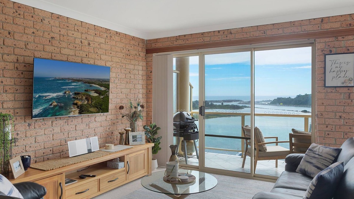 Narooma Apartment | Grand Pacific 2 Unit 4 -Omaroo - First Floor