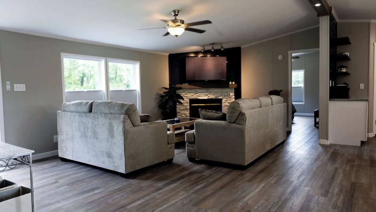 Sheridan House | Grand Park 2 miles away from Country Setting 4 Bedroom home on Monon Trailn.