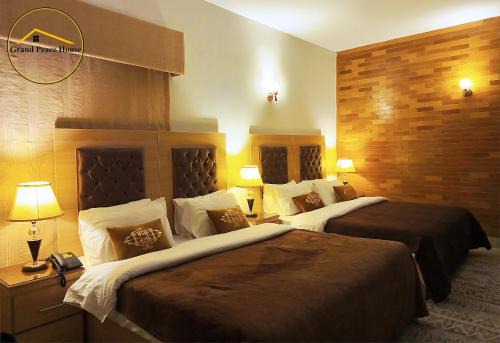 F-7 Sector Bed & Breakfast | Grand Peace House II