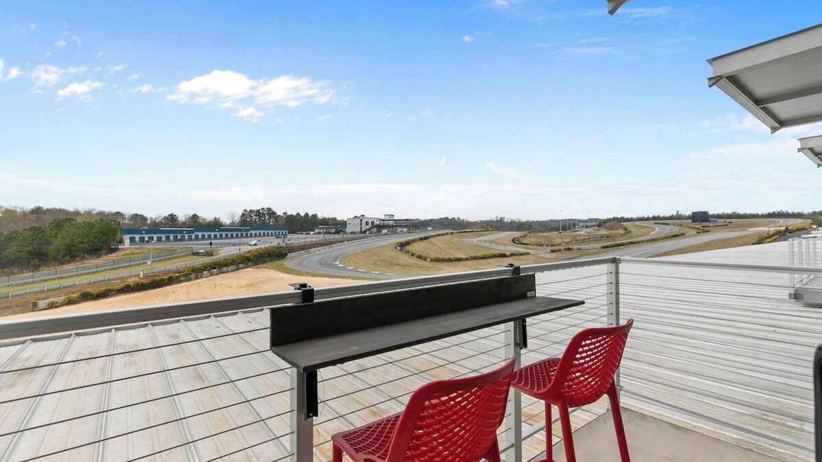 Dawsonville Villa | Grand Prix Grandeur at AMP