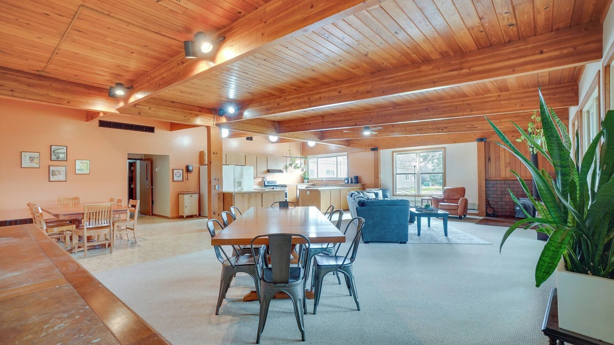 Marshfield House | Grand Rural Wisconsin Retreat: Full Indoor Gym