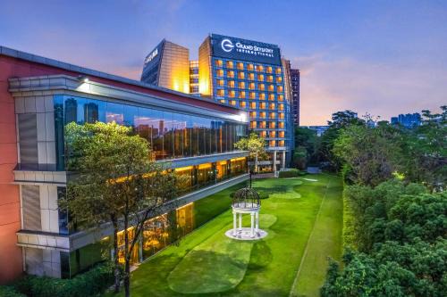 Longhua District Hotel | Grand Skylight International Hotel Shenzhen Guanlan, Near Metro Station, Huawei, Foxcnn, Shenzhen North Railway