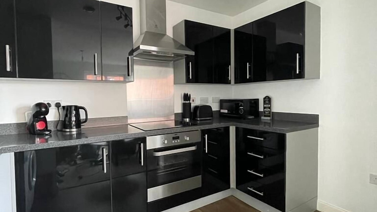Wolverhampton Apartment | Grand Station Suite