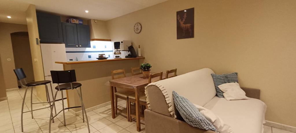 Barcelonnette Apartment | Grand Studio Tout Confort pour 3 personnes Linge en option