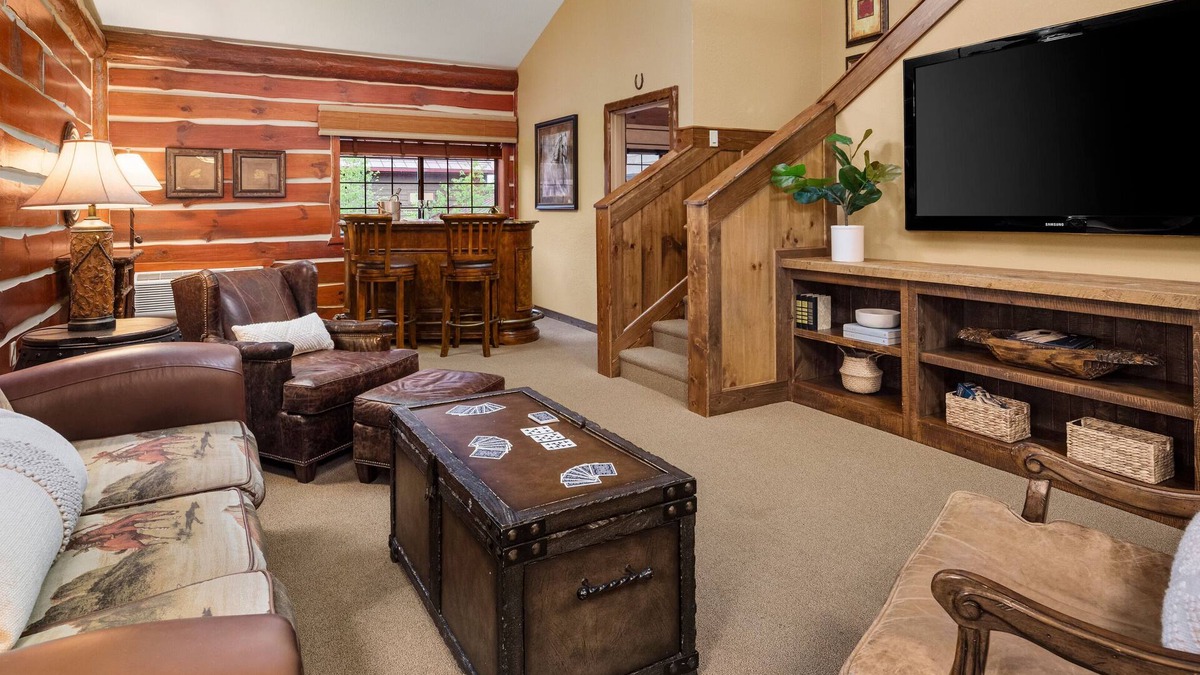 Rothschild Hotel | Grand Suite With Access to Pool, Hot Tub, and Gym