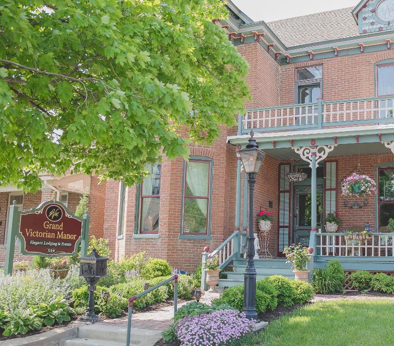 Boonville Bed & Breakfast | Grand Victorian Manor & Cottage