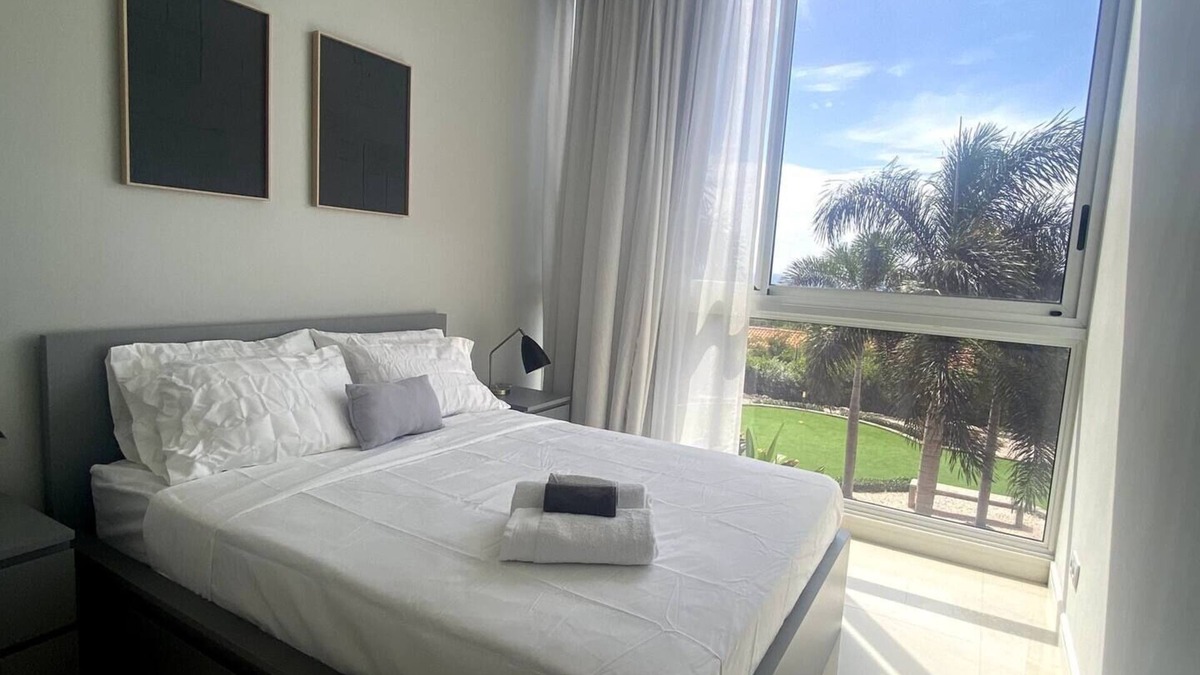 Colon Apartment | Grand View 2 Bedroom Apartment, Gym, Garden and Pool