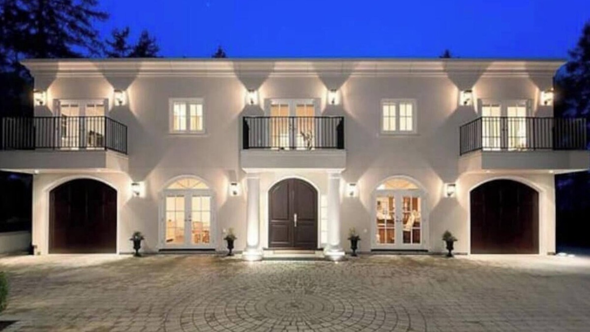 West Vancouver House | Grand West Vancouver Mansion
