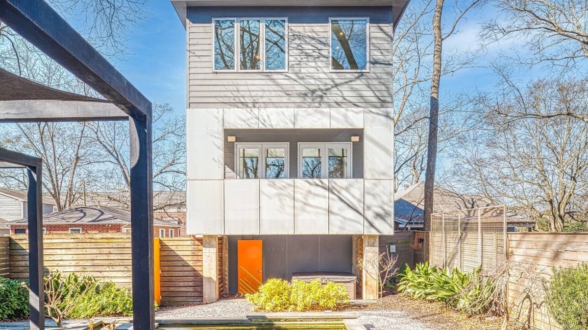 Edgewood House | Grand Zen Manor@Atlanta - Hot Tub Sleep 24 6BR 5BA KING Beds