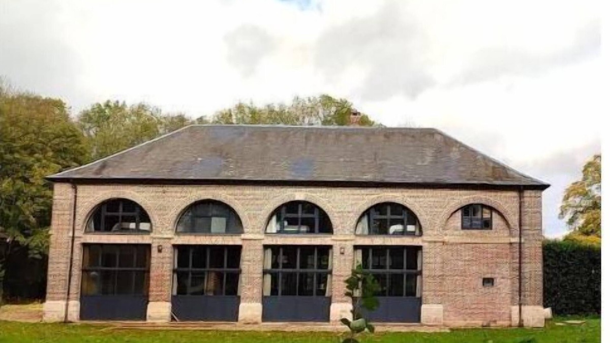 Saint-Jean-du-Cardonnay House | Grande Maison de Campagne au Milieu du Parc D'un Château