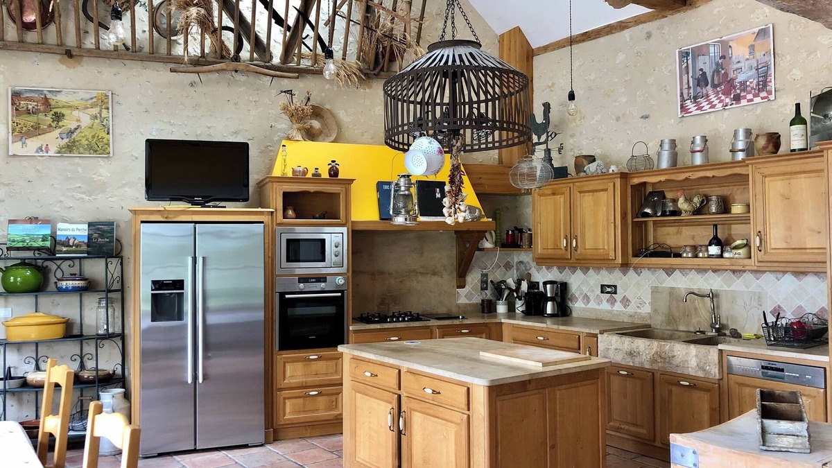 Saint-Mard-de-Reno House | Grande Maison Familiale au Calme