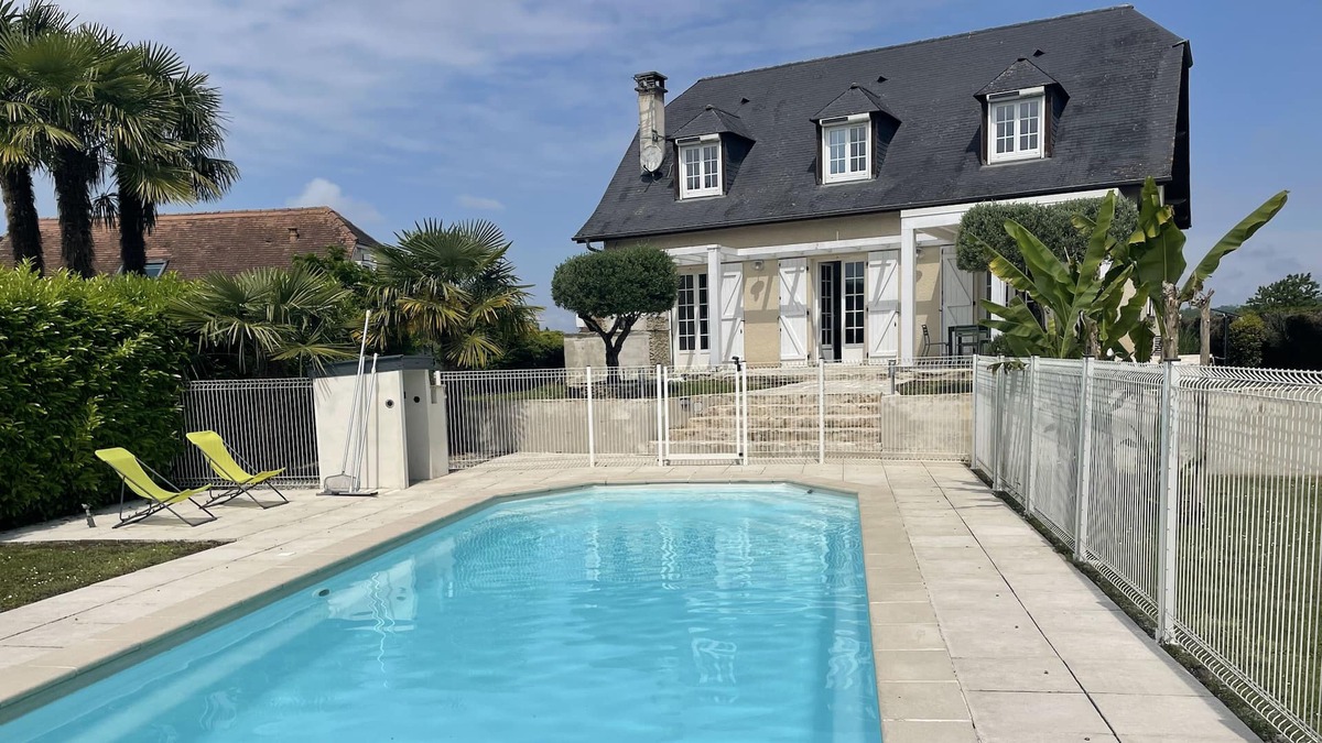 Angais House | Grande Maison Avec Piscine et vue sur la Chaîne des Pyrénées