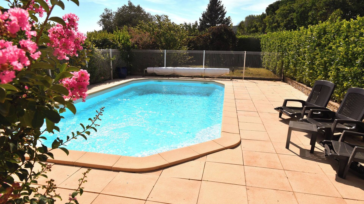 Sauzet House | Grande Maison Familiale - Calme Absolu - Espaces Prives - Piscine - Spa