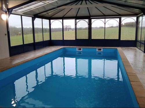 Chemire-en-Charnie House | Grande maison avec piscine privée, 7 chambres et vue sur la campagne - FR-1-410-444