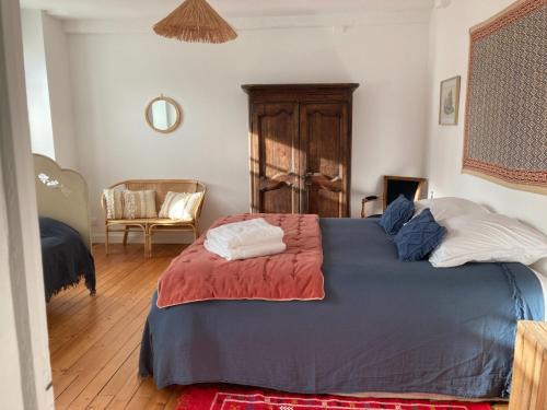 Noyers-sur-Serein House | Grande maison - village de Noyers - 5 chambres