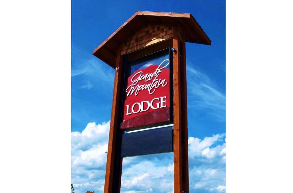 Grande Cache Cabin | Grande Mountain Lodge