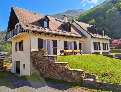 Juzet-de-Luchon Villa | Grande villa avec jardin privatif - Bagnères de Luchon
