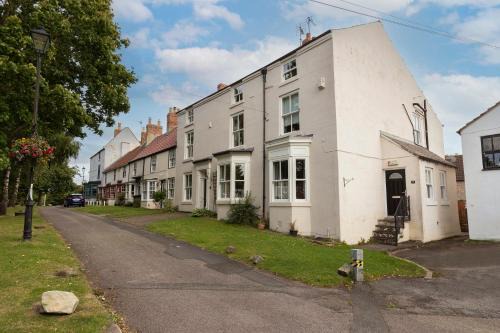 Sedgefield House | Grandeur Within