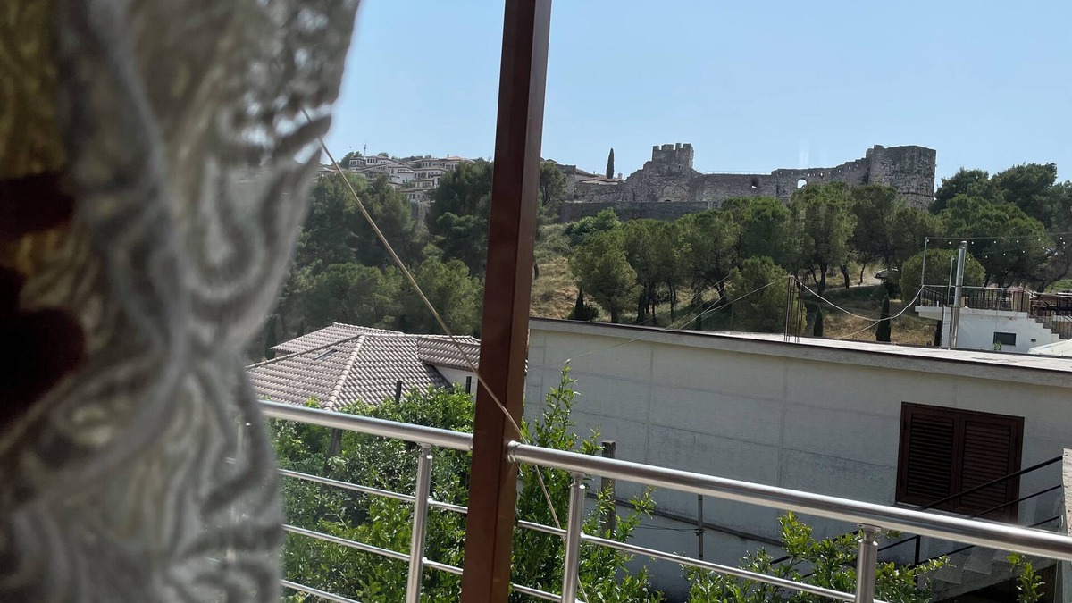 Berat House | Grandfather Apartment just 100m from Berat Castle