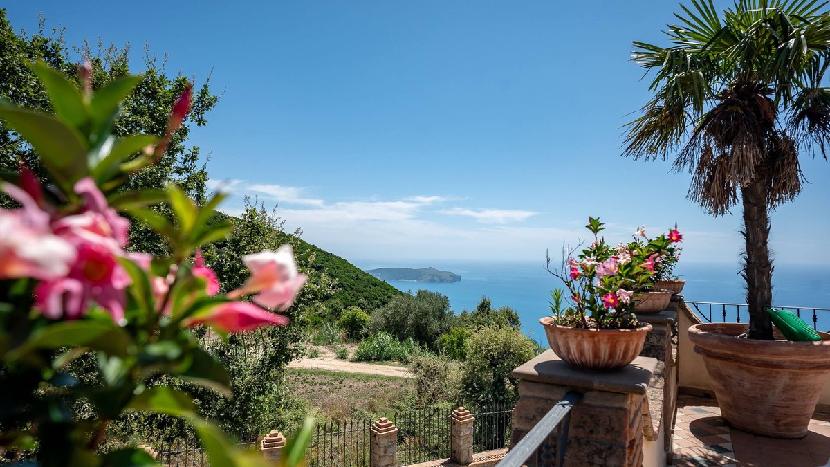 Marina di Pisciotta Villa | Grandma Angela's villa sea view