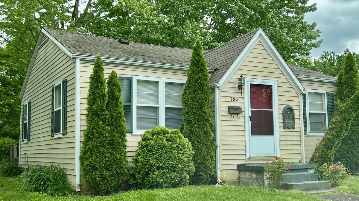 Madisonville Cottage | Grandma's Cozy Cottage