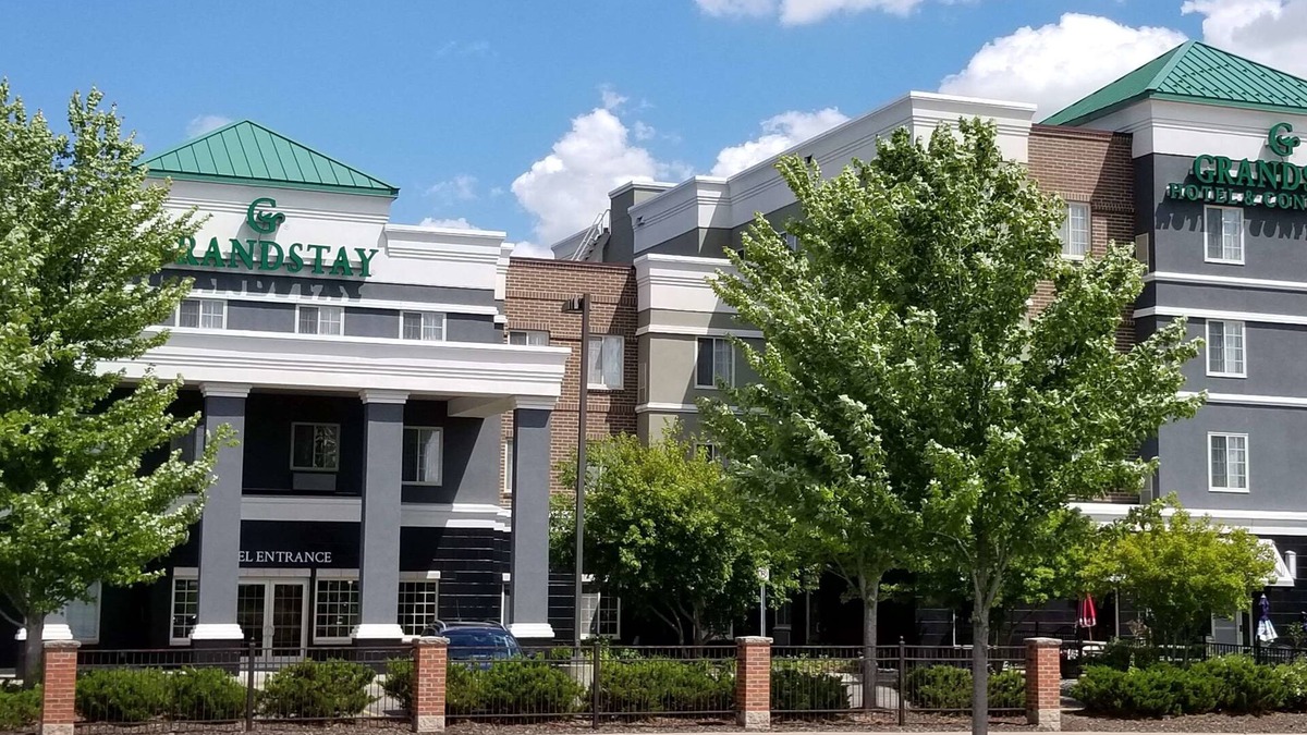 Apple Valley Hotel | GrandStay Hotel and Conference