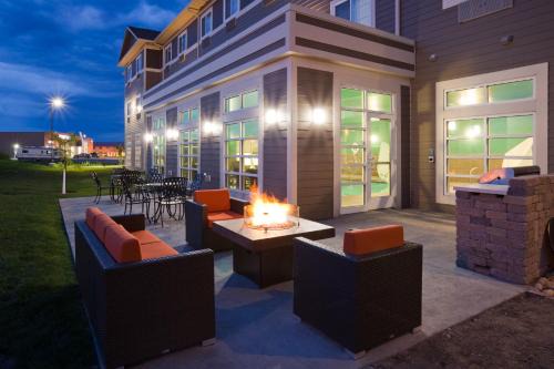 Valley City Hotel | GrandStay Hotel & Suites Valley City