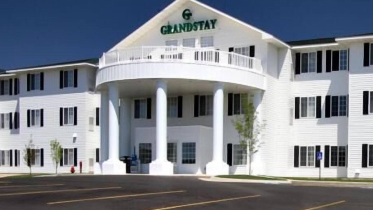 Rapid City Apartment | GrandStay Residential Suites - Rapid City