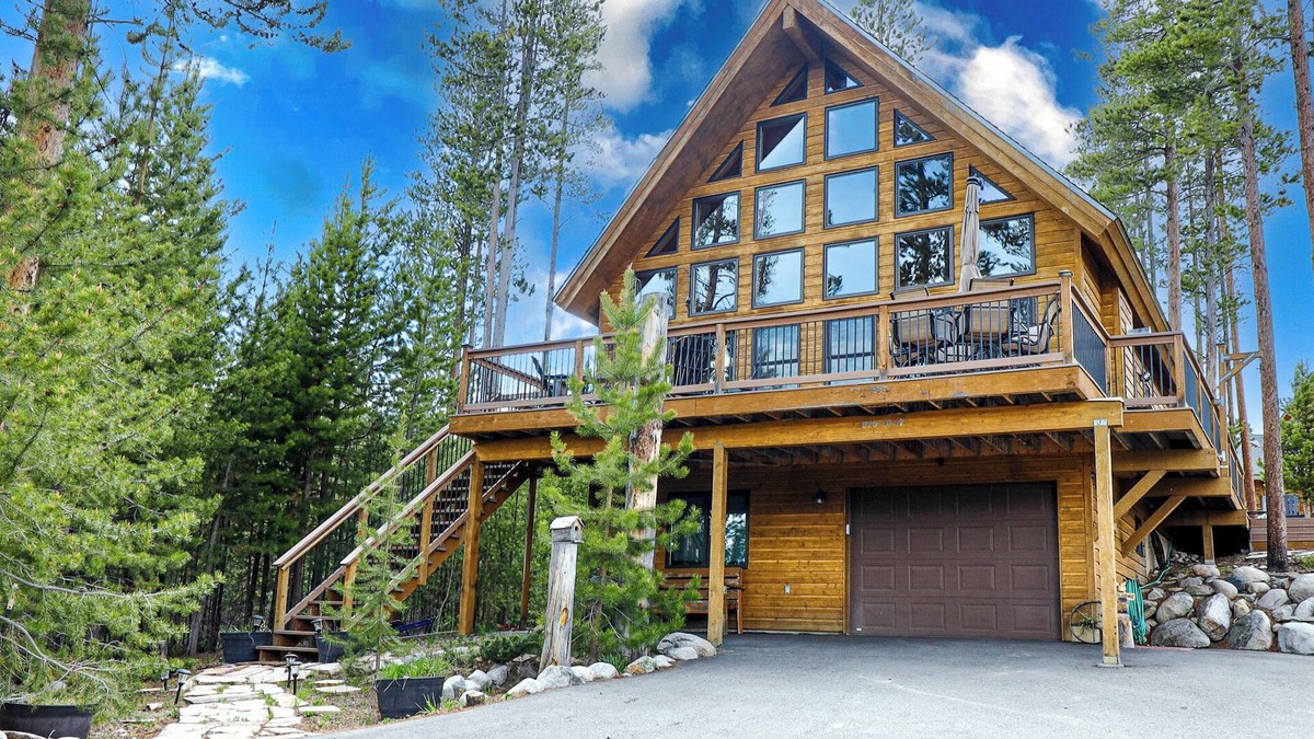 Grand Lake House | Grandview Chalet - Modern & Luxurious Mountain Retreat with Panoramic Views