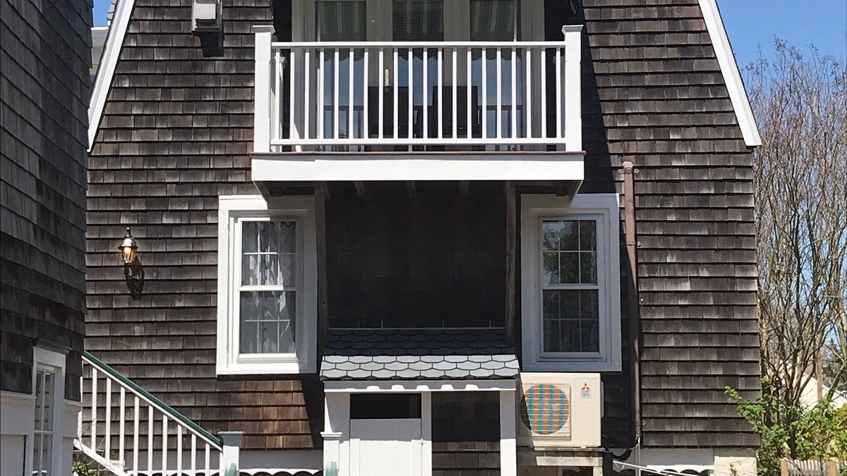 Cape May Cottage | GRANDVIEW COTTAGE-1 blk to beach/walk to town/great location.